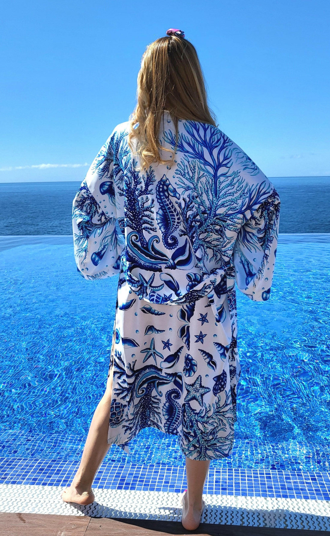 Mėlyno jūrų arkliuko kimono – moteriškas drabužis