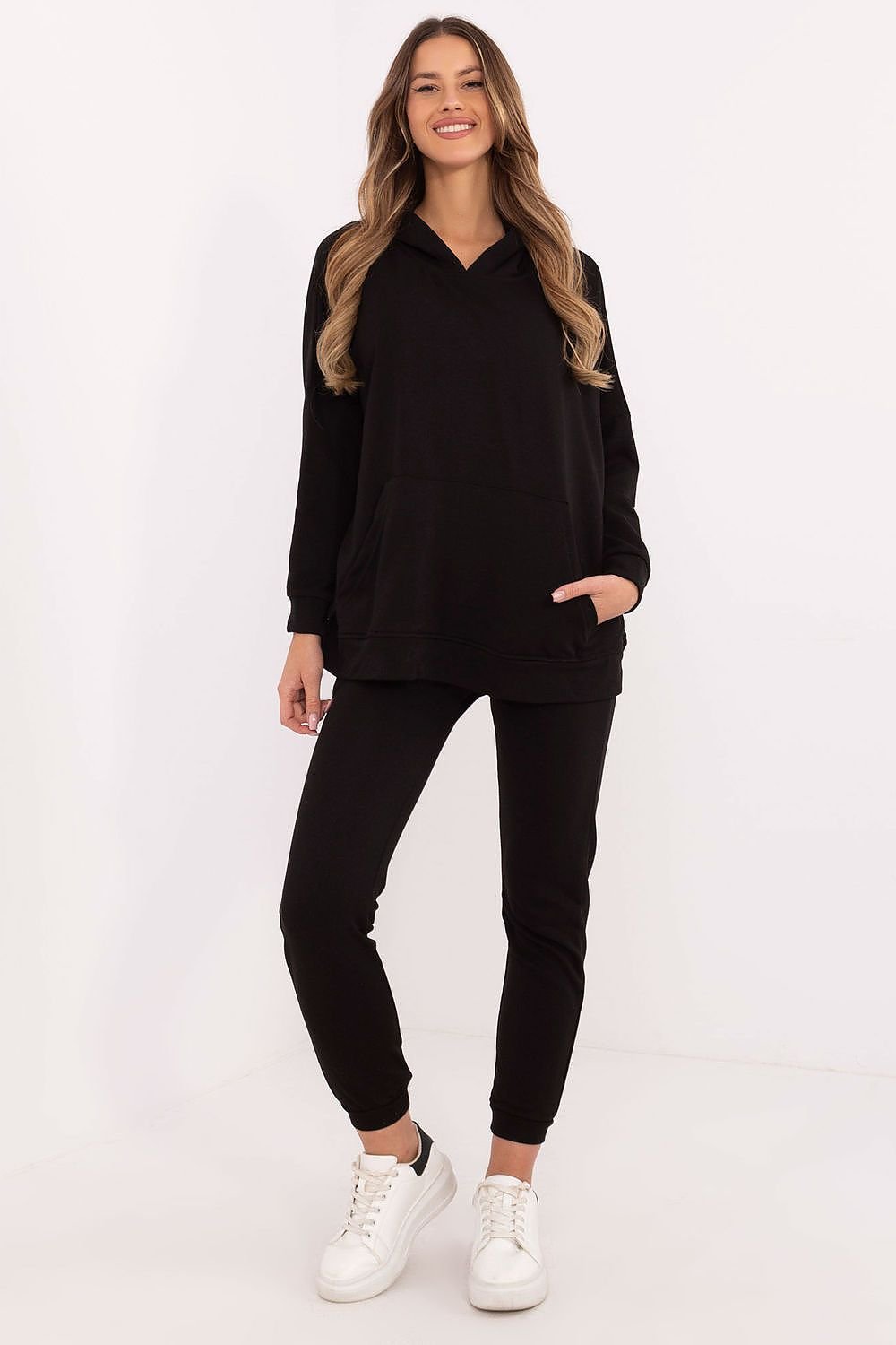 Kostiumas factory price juodas – moteriškas drabužis