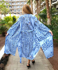 Dangaus žydrumo leopardo kimono – moteriškas drabužis